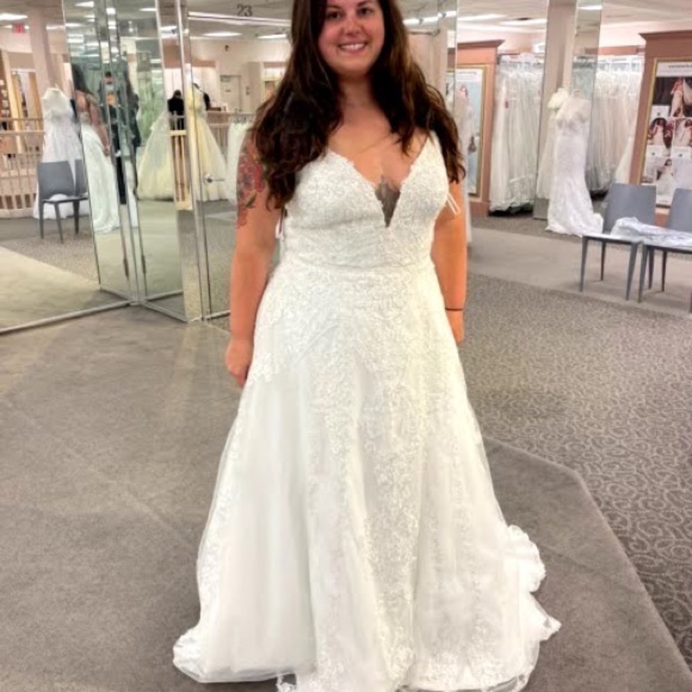 Oleg Cassini - Wedding Dress - Size 18W